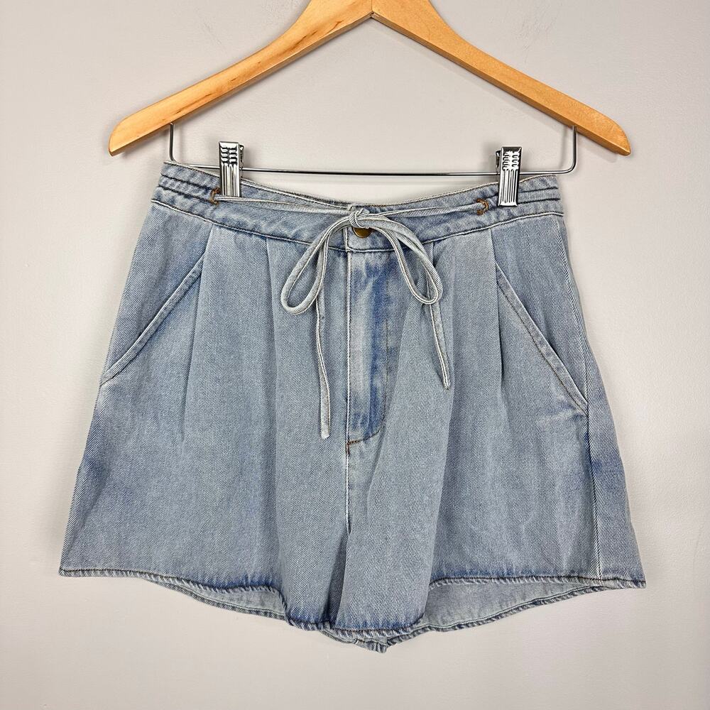 Cupshe Light Wash Denim High Rise Pleated Tie Mom Shorts Small NWT